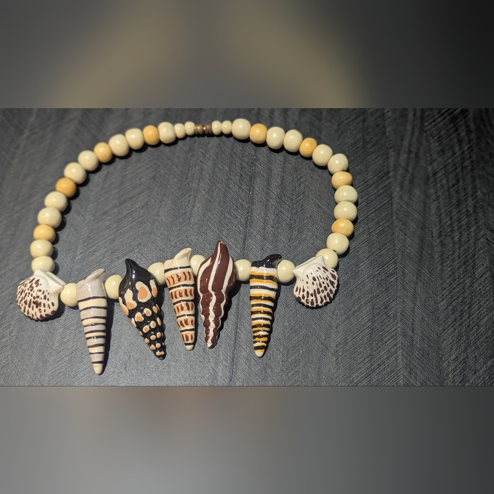 Shell Bead Necklace - Flying Colors Handmade Vintage Necklace